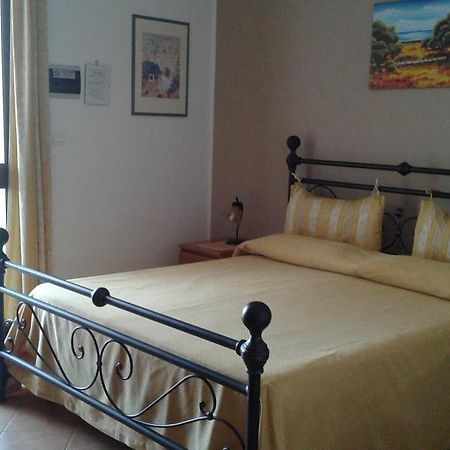 B&B Il Giardino Degli Ulivi 토레 산타 사비나 외부 사진